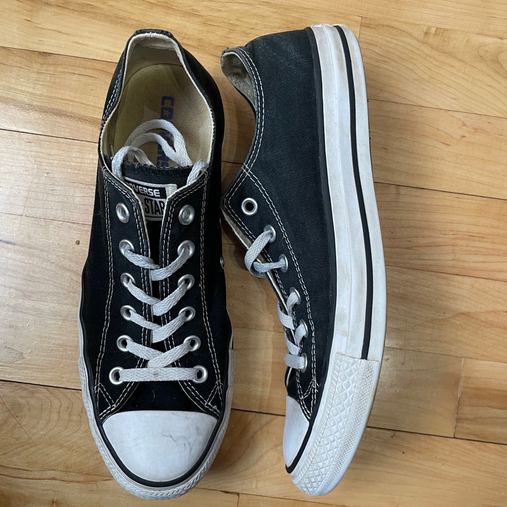 Converse low top Chuck Taylor’s